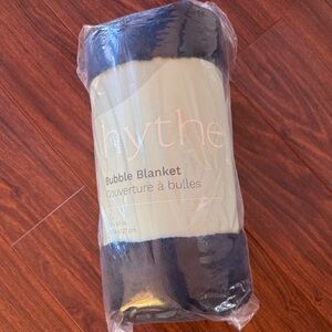 Hythe Bubble Blanket in Black and Cream